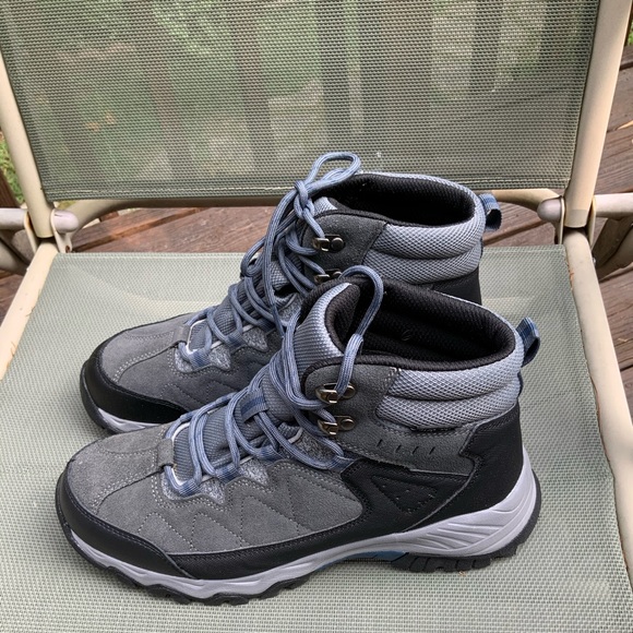 mens walking boots size 9